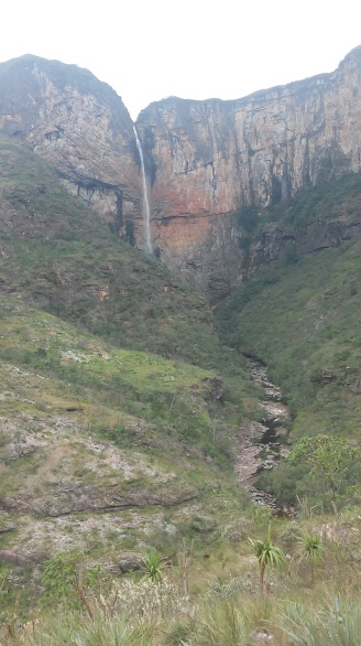 Cachoeira vista da Trilha